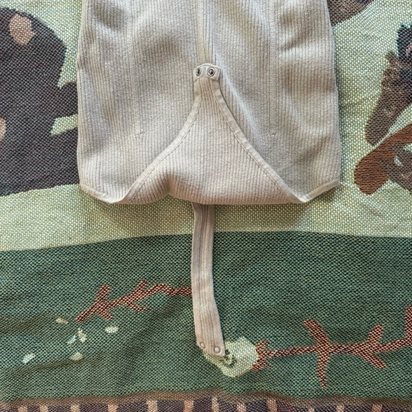 Abercrombie Sweetheart Corset Short Sleeve Knit Bodysuit in Sage Green Medium - Picture 4 of 4